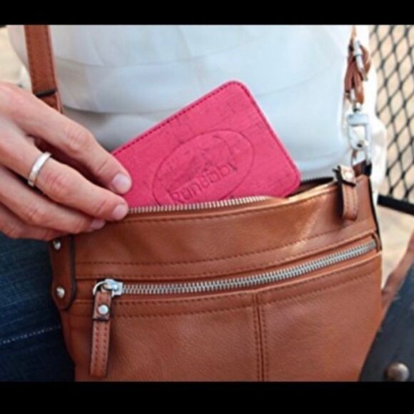 New Run Baby Ultra Thin Sport Wallet in Red - Picture 1 of 3
